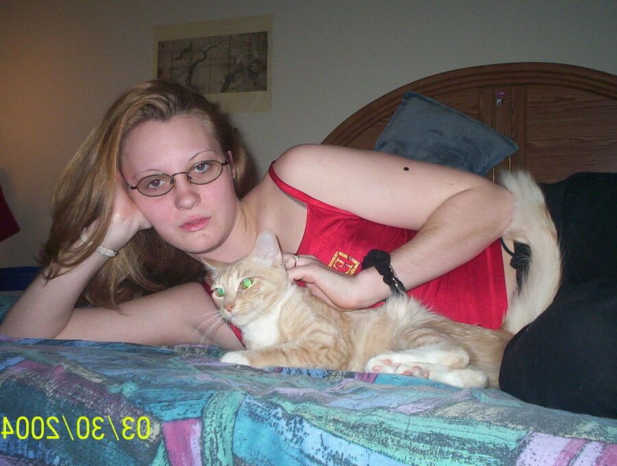 MANDY KITTY PISS