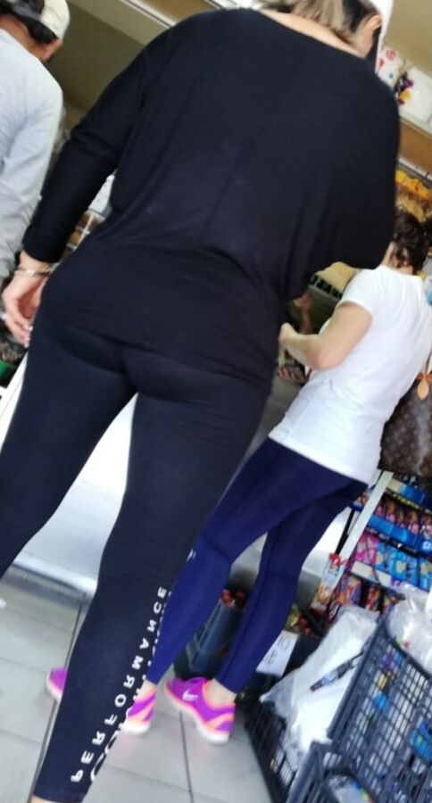 Madura riquisisima transparentando leggins