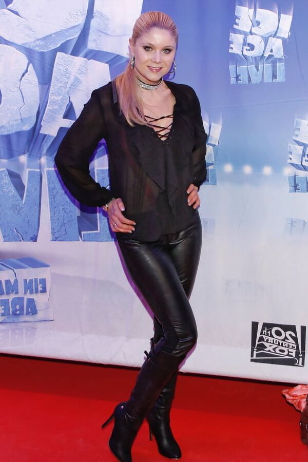 Female Celebrity Boots &amp; Leather - Yvonne Woelke