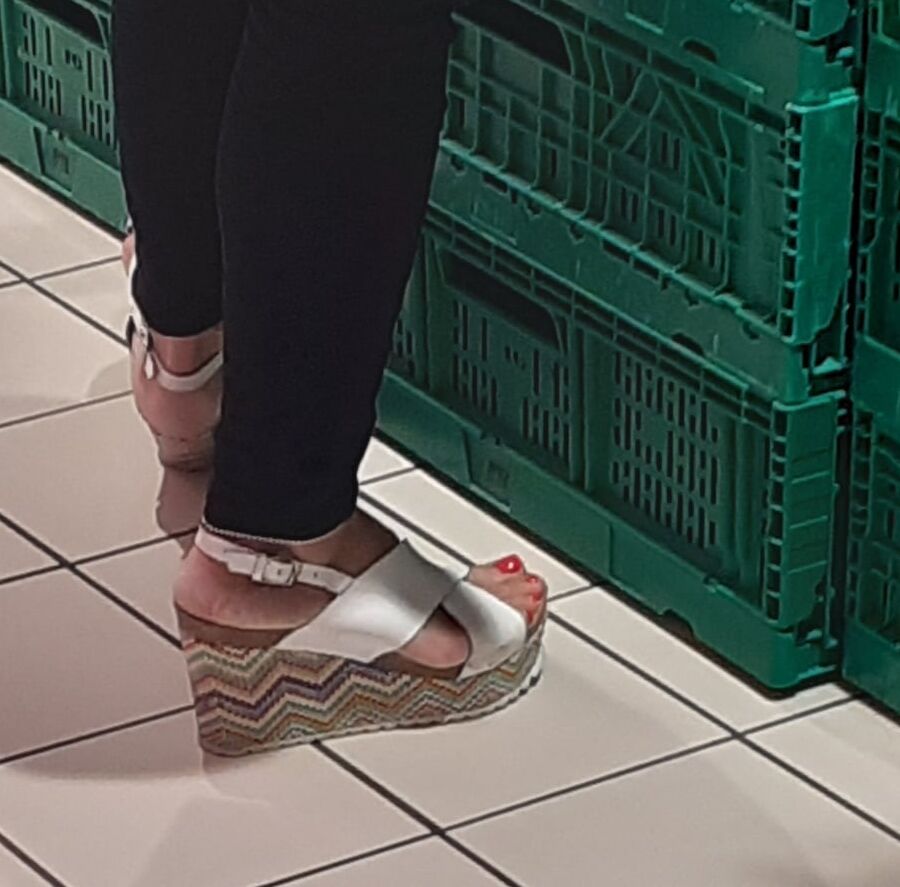 Piedi "catturati" per la strada
