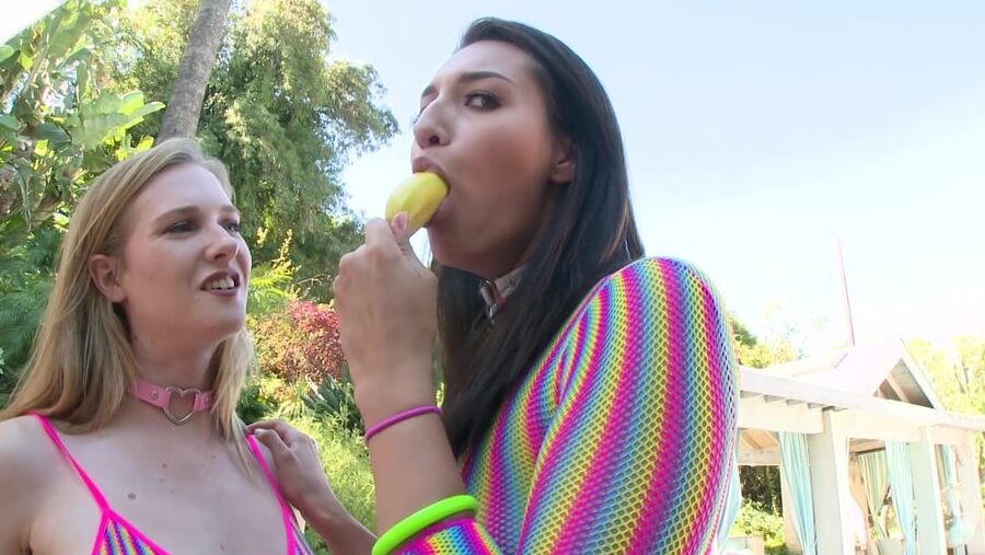Bella Rolland and Ashley Lane Give Him Head Outside by the P