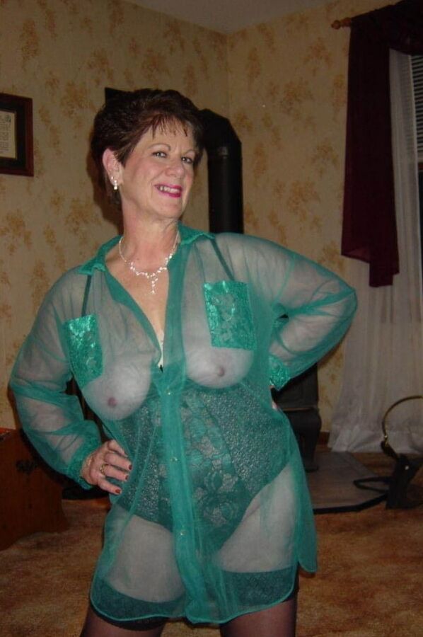 Sexy Grandma Spread her legs