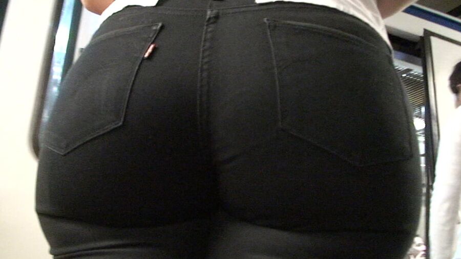 Spanish big ass blonde in black Levi&;s
