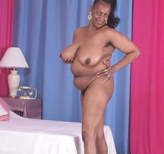 Hotty grands I would luv to make love too...