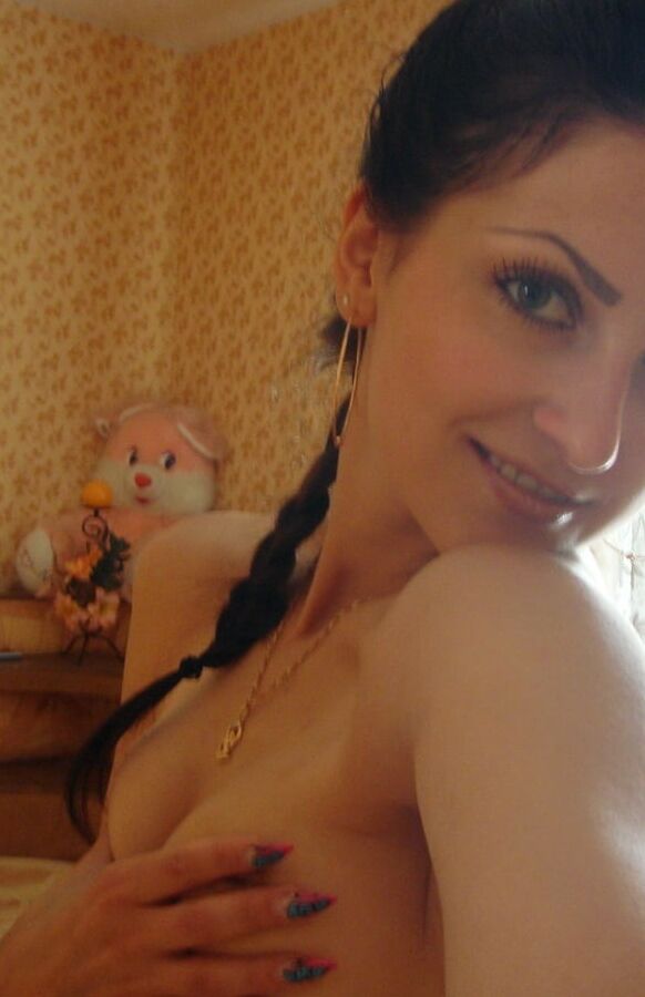 BUTTERFLY BRUNETTE