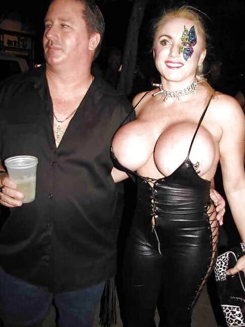 MATURES DRESSED LIKE SLUTS
