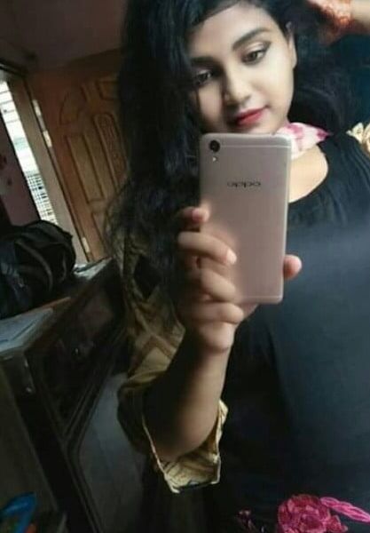 Hot srilankan office bitch leaked her body