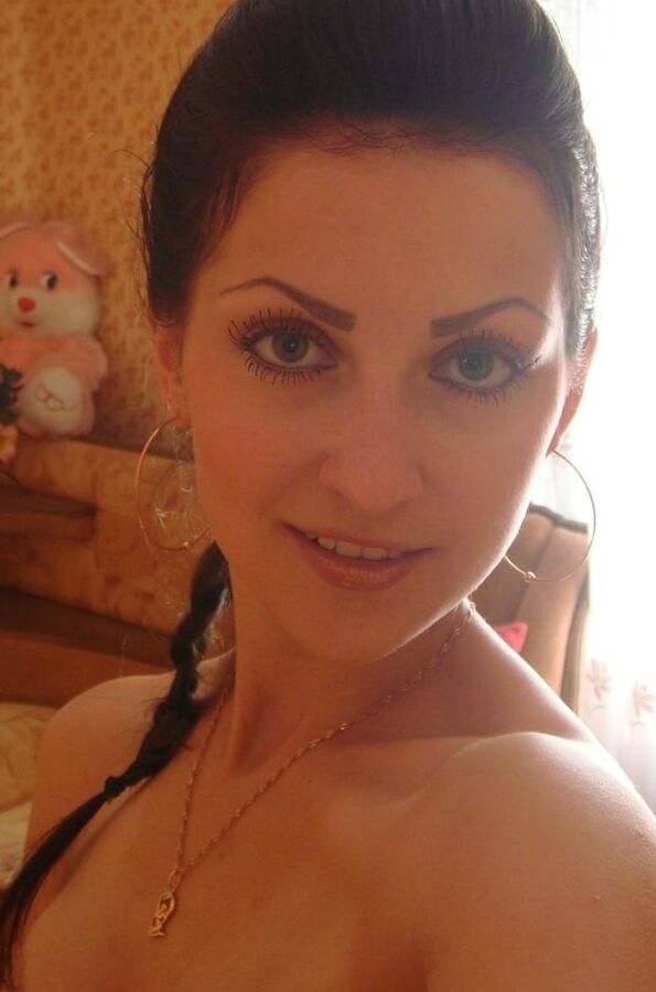 BUTTERFLY BRUNETTE