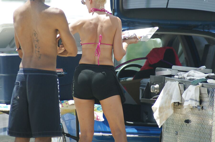 Culona con tanga de encaje