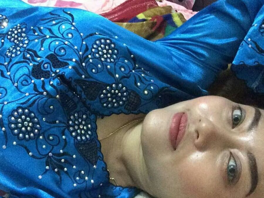 Makcik Putih Gebu Tetek Besar