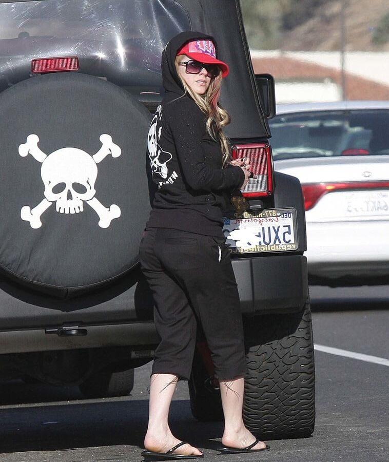 Avril Lavigne is your new girlfriend volume