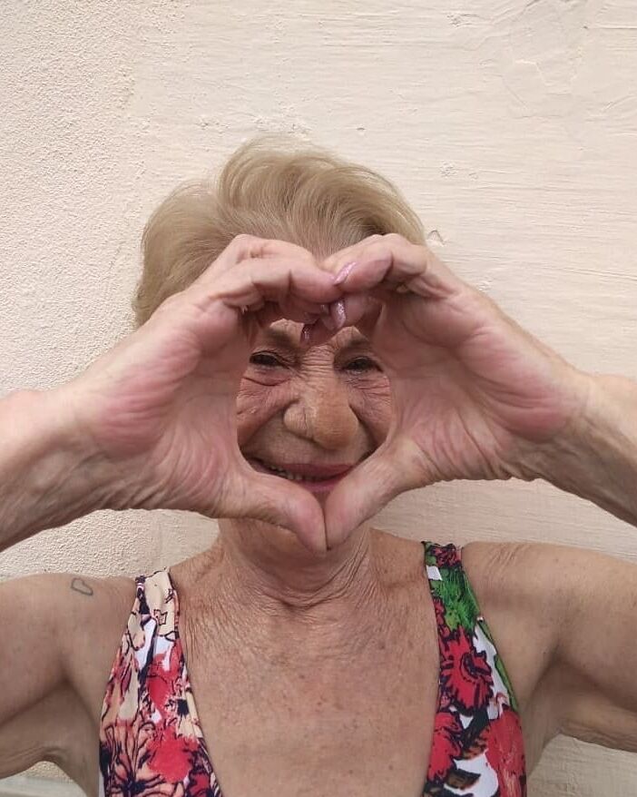 Sexy gilf at