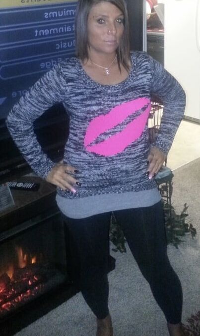Tan Louisville, KY Girl