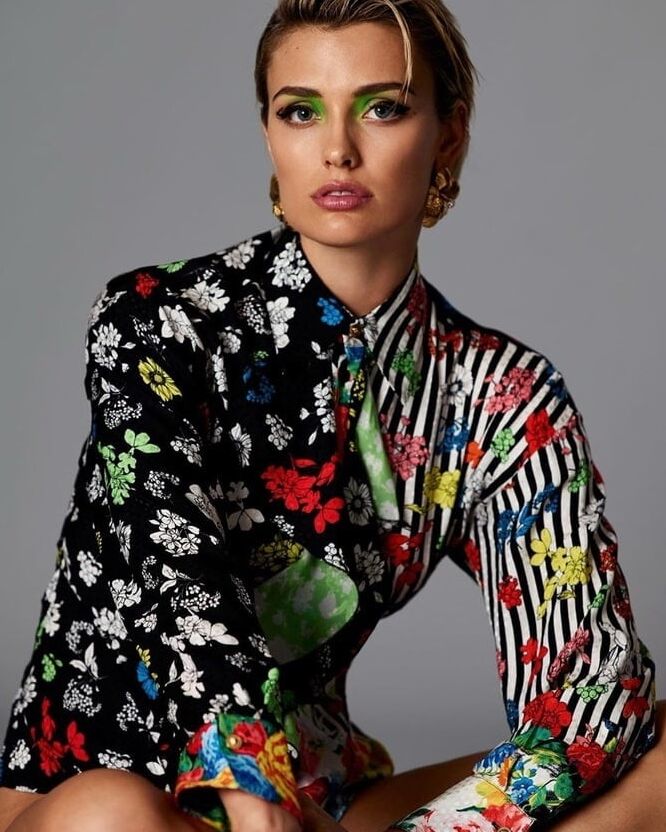 Wallis Day Hot and Sexy