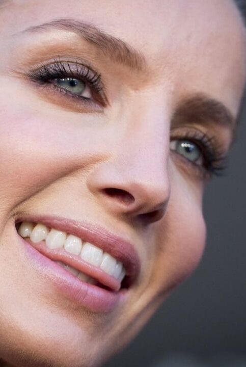 ANNABELLE WALLIS