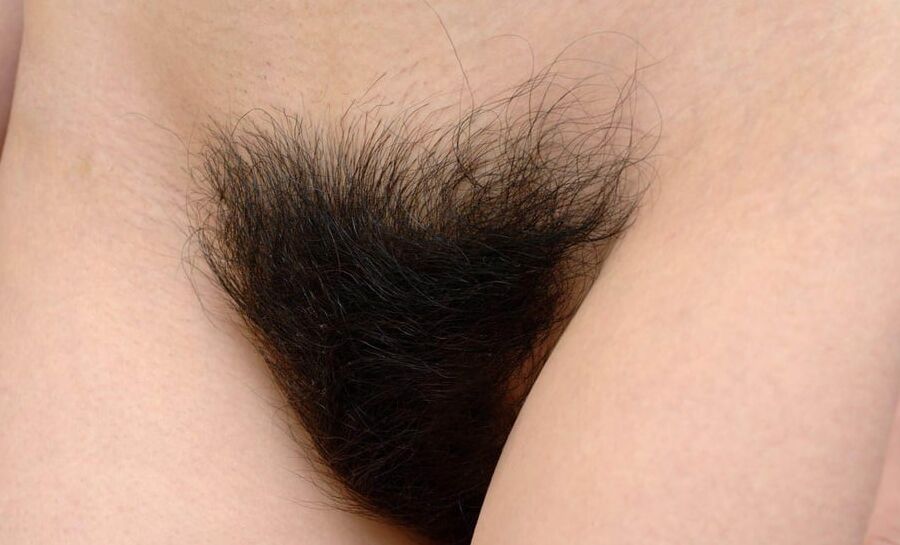 laura naked mom