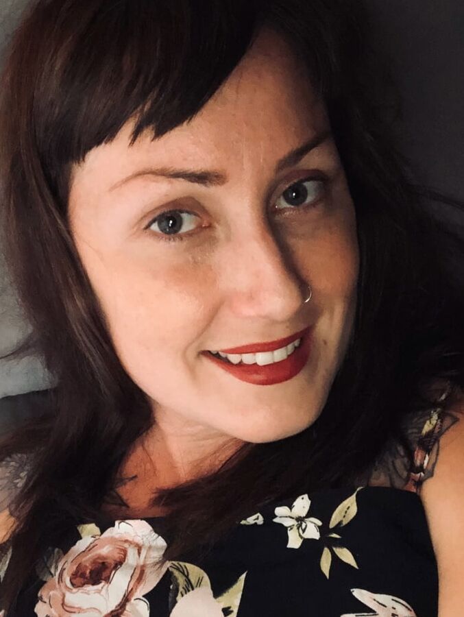 Australian mom of girls craving for asians cock
