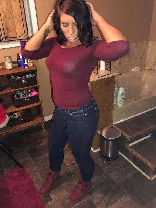 Tan Louisville, KY Girl