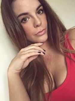 Sexy Busty Rachel