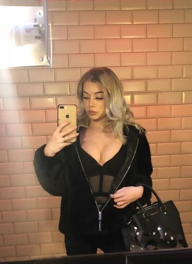 Hot Dominisia