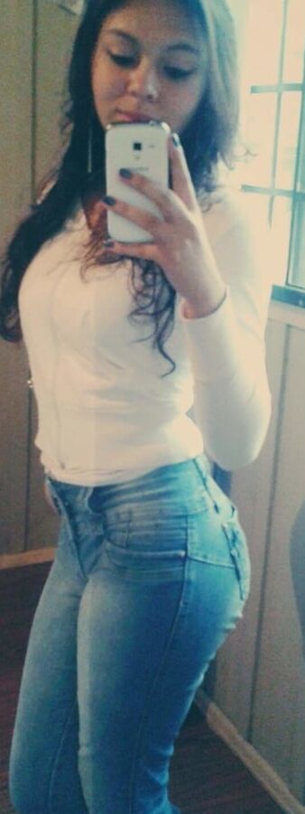 ISABELA MORENA CINTURINHA FINA TESUDA DEMAIS JEANS