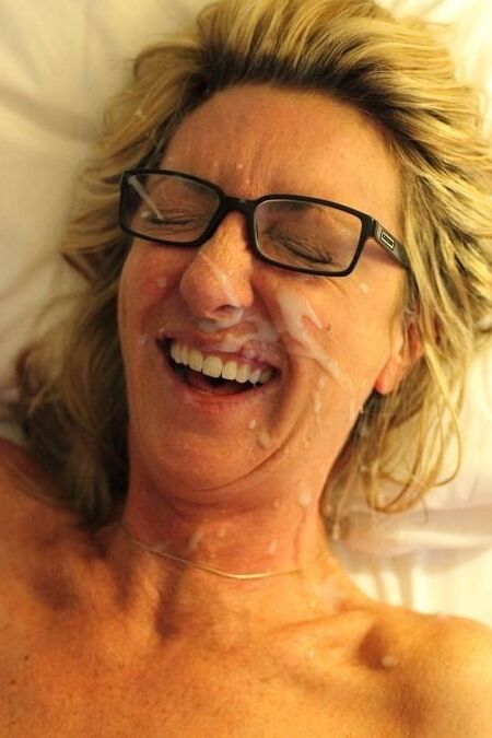 MILFs &amp; GILFs In Love &amp; Lust -