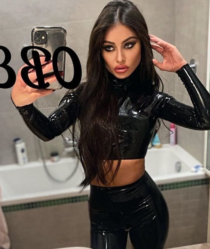 Latex amateur and selfie