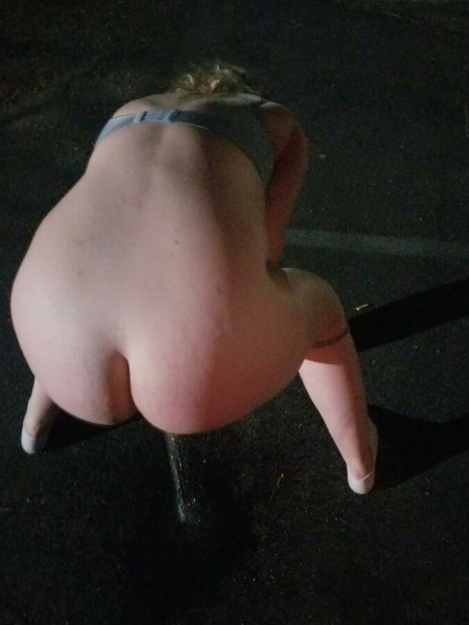 Matures Pissing