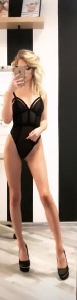 Hot Dominisia