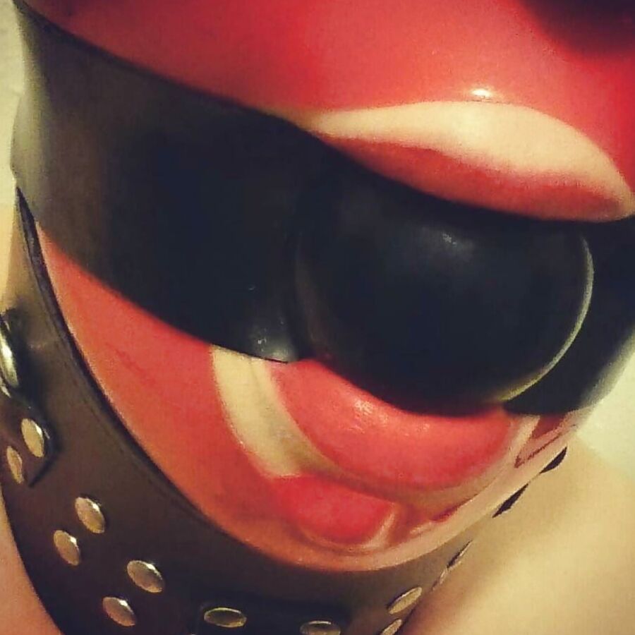 nylonfootlover no place to go