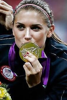 Alex Morgan Pregnant - Apr &;