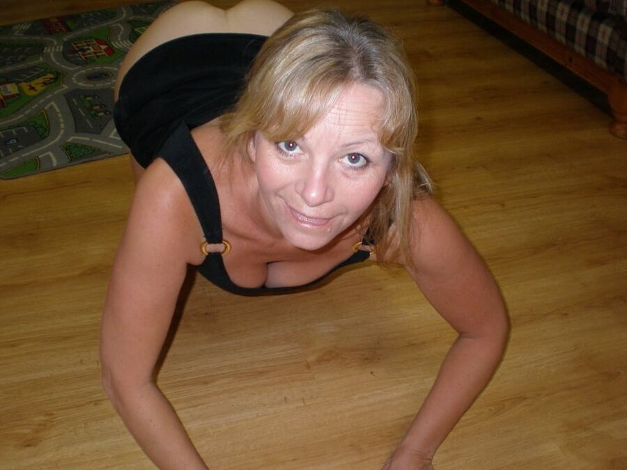 Amateur MILF