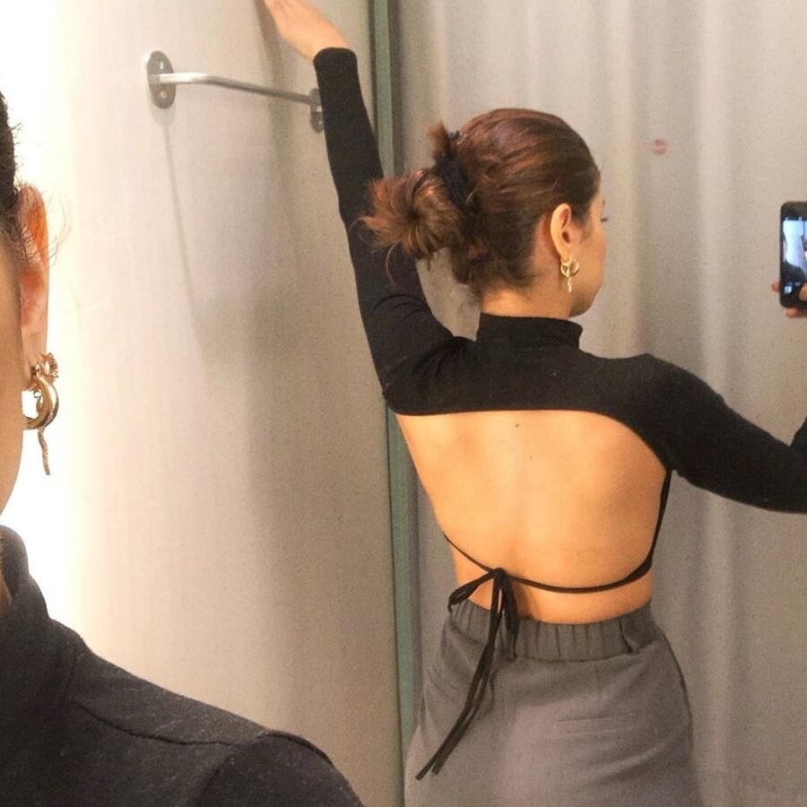 Backless Selfies