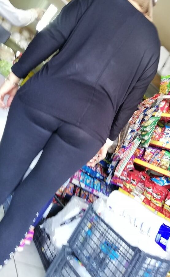 Madura riquisisima transparentando leggins