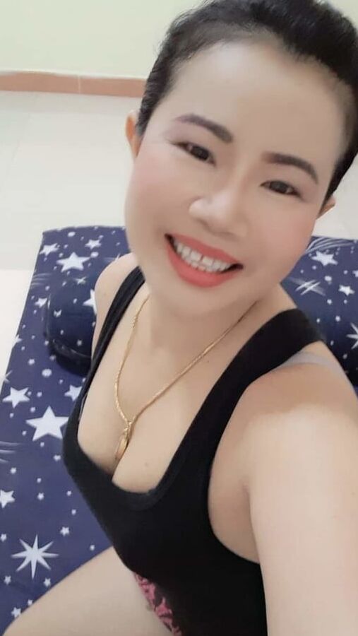 Janda muda tetek besar