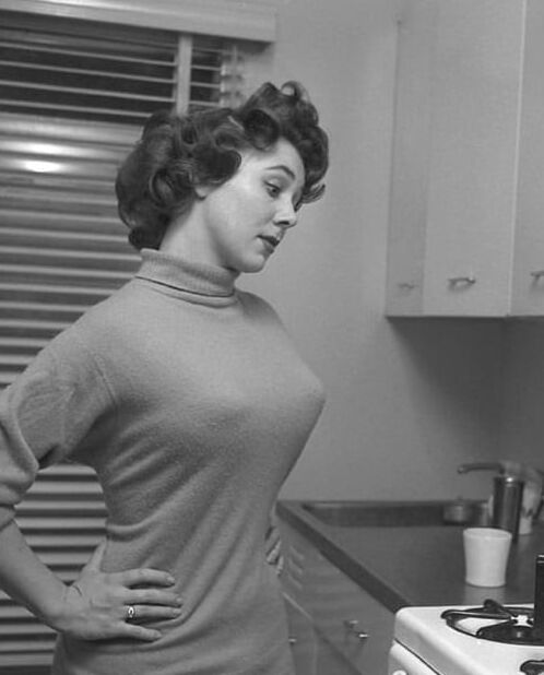 MILF Wives - Nice Boobs - Clothed -