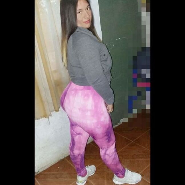 Corno mi esposa y su culote cuckold Wife flashing