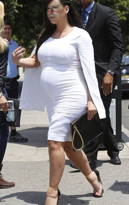Sexy Pregnant Celebrity Model Marisa Kardashian
