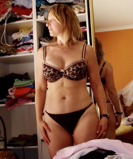 Amateur MILF