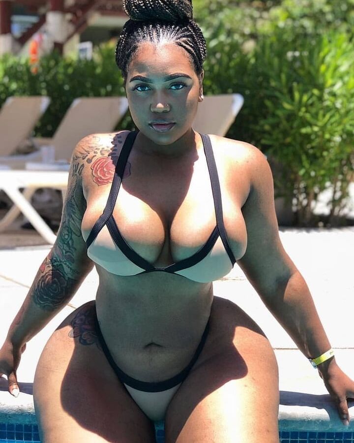 Beautiful black booty from web