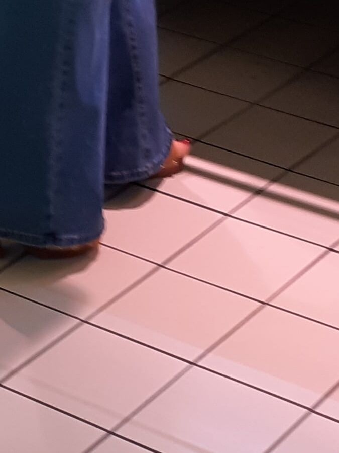 Piedi "catturati" per la strada