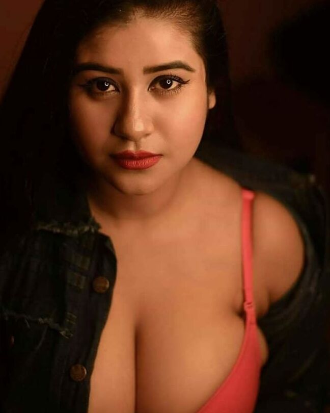 DESI HOT INDIAN BIKINI BABES