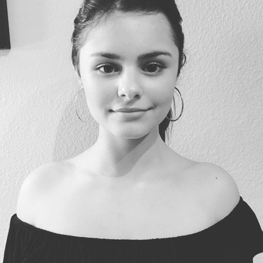 Jacquie Lee&;s Sexy Boobage