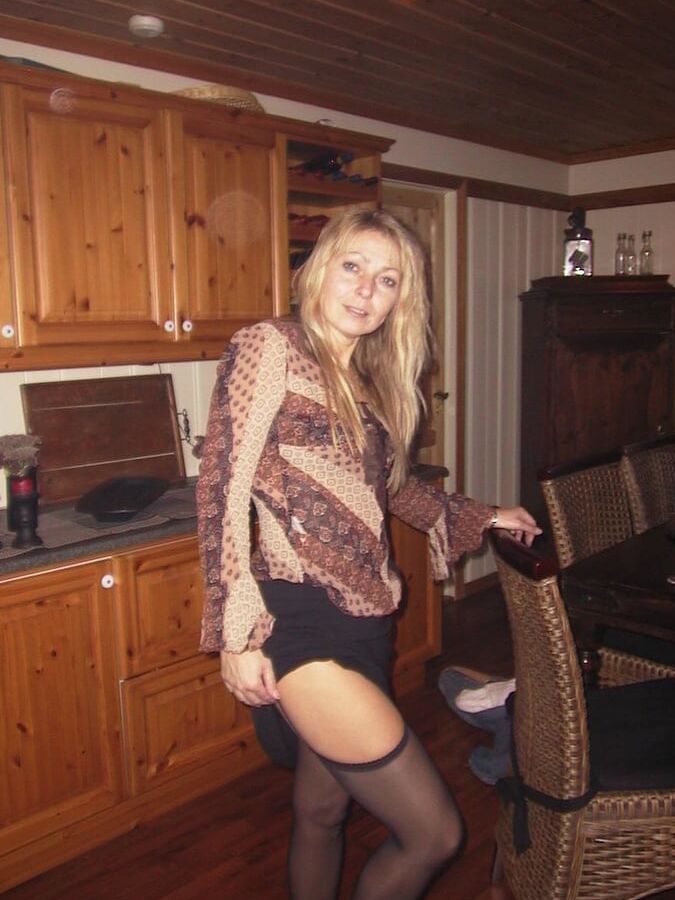 Slim Wife Loves Exposure