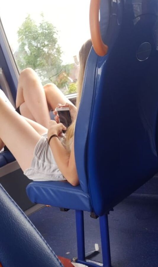 CreepyVision (voyeur candid oops nonnude upskirt)