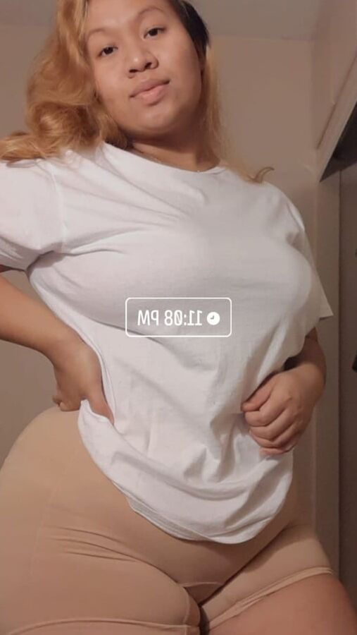 Anyone got any nudes on her? Lmk