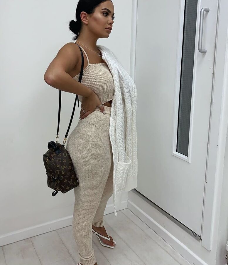 Rich Paki Slut Sexy Body From London