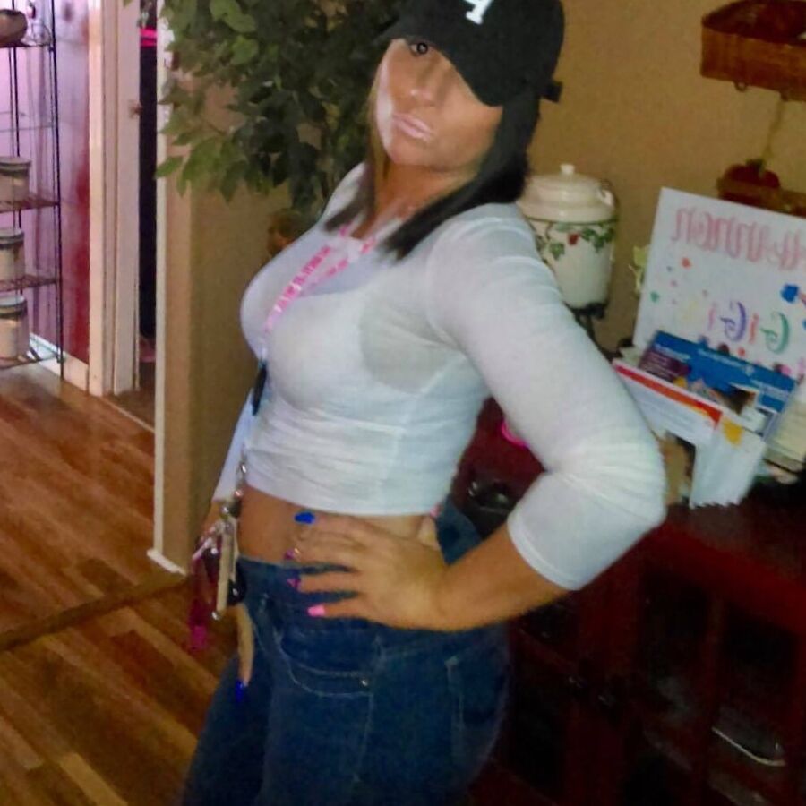 Tan Louisville, KY Girl