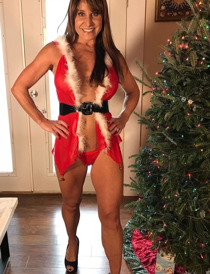 Hot amateur mom in sexy thight dress