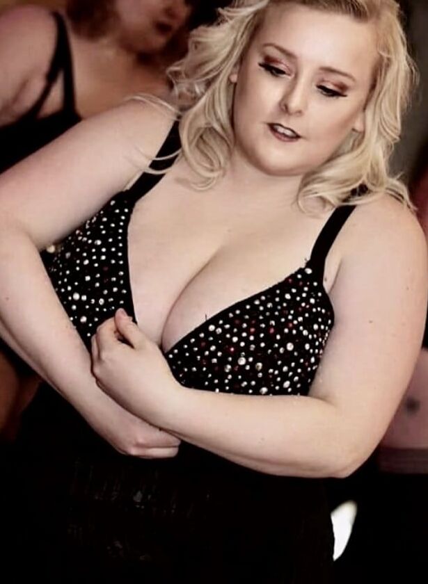 Busty Blonde: Amy